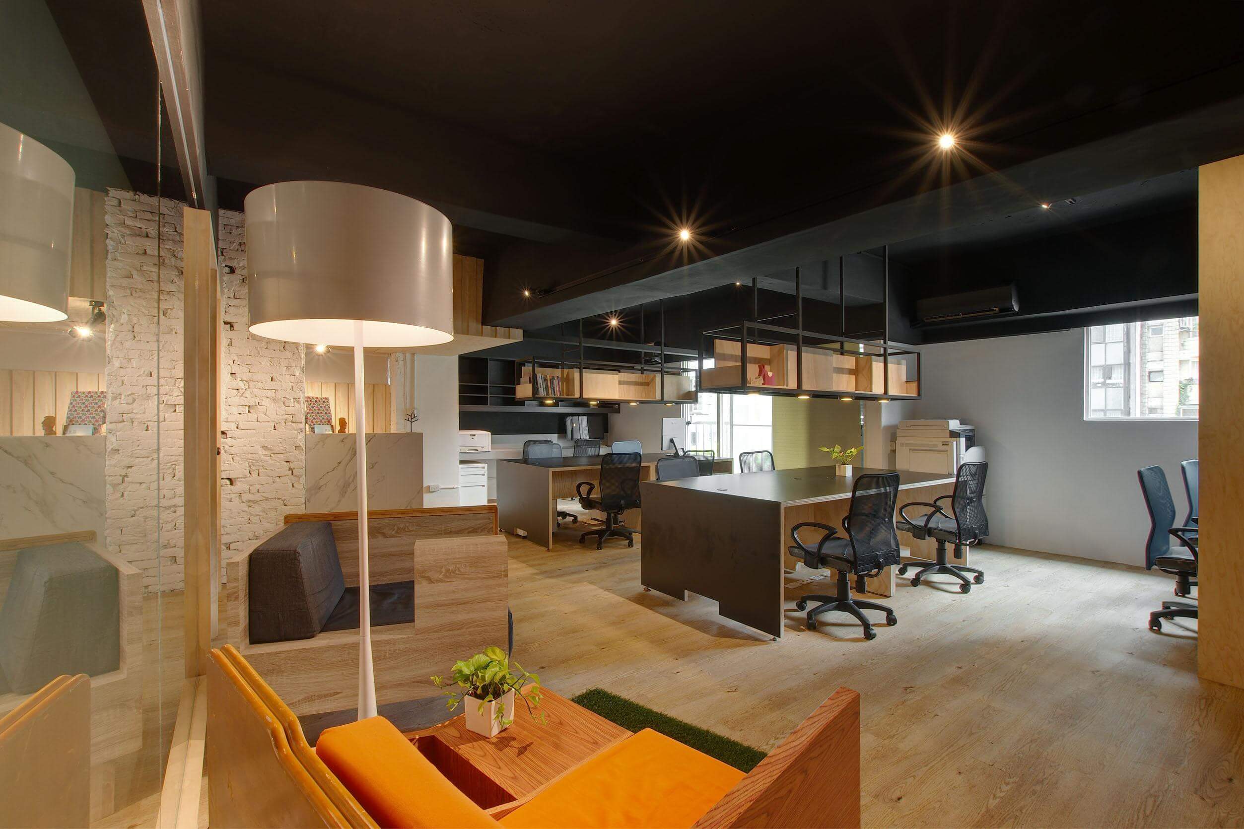 亮光鎷商務中心